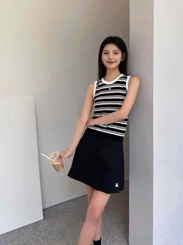 Áo tanktop trắng đen kẻ ngang,logo hồng