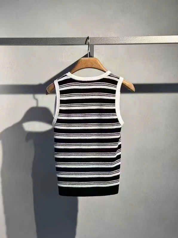 Áo tanktop trắng đen kẻ ngang,logo hồng