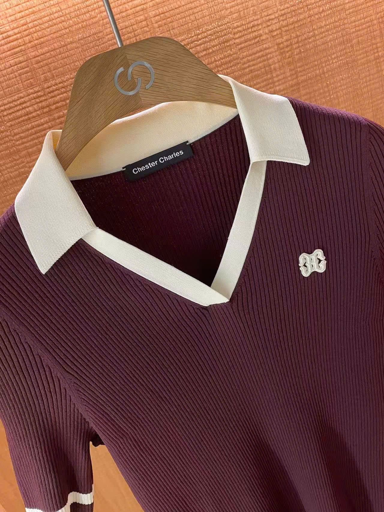Áo cổ V Bordeaux tay sọc