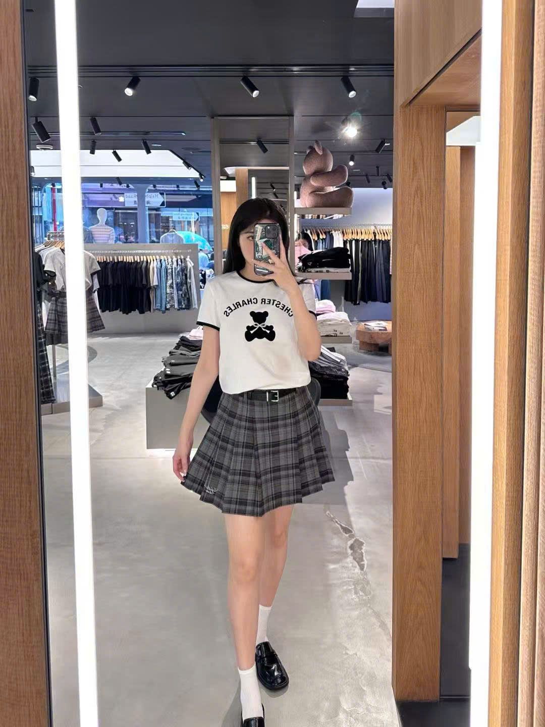 Chân váy ngắn kẻ tím xám, kèm Belt da