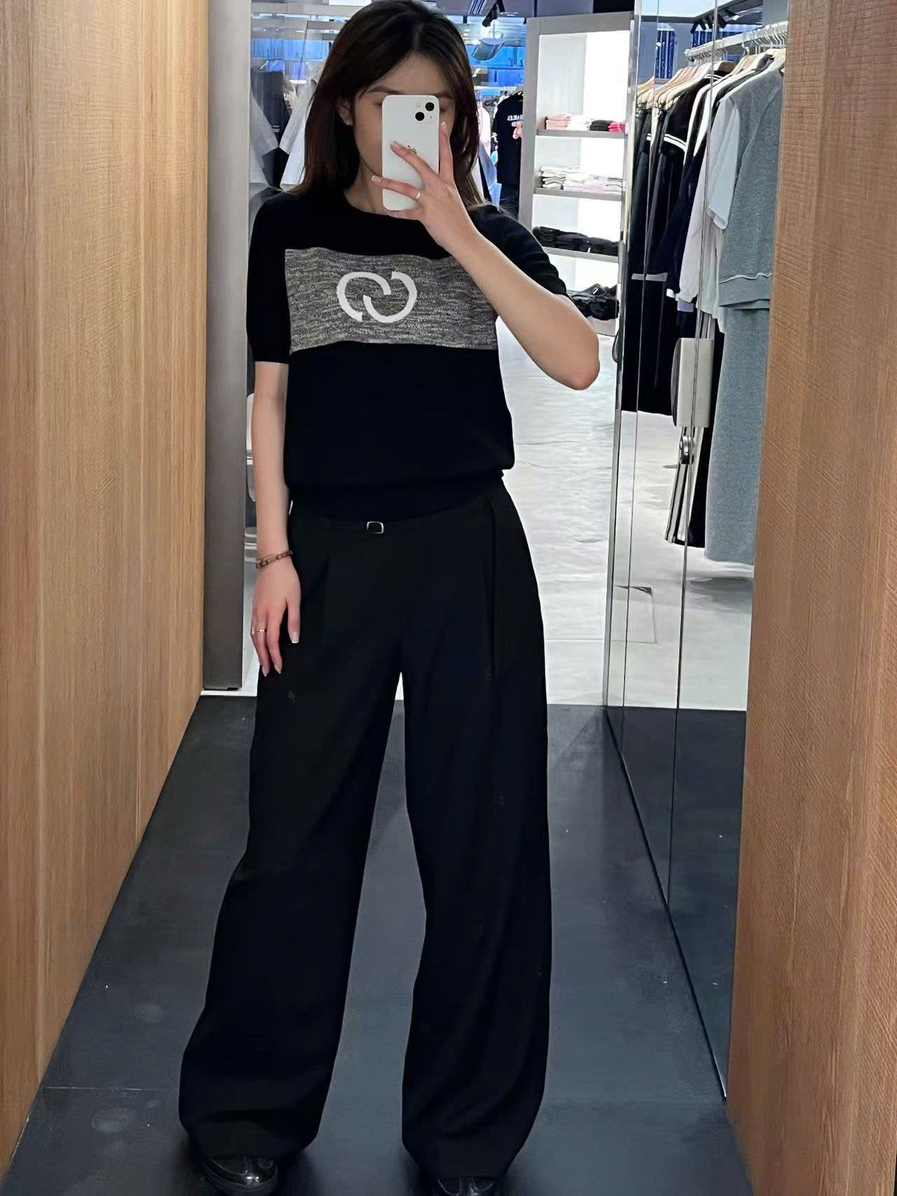 Quần vải đen có dây belt