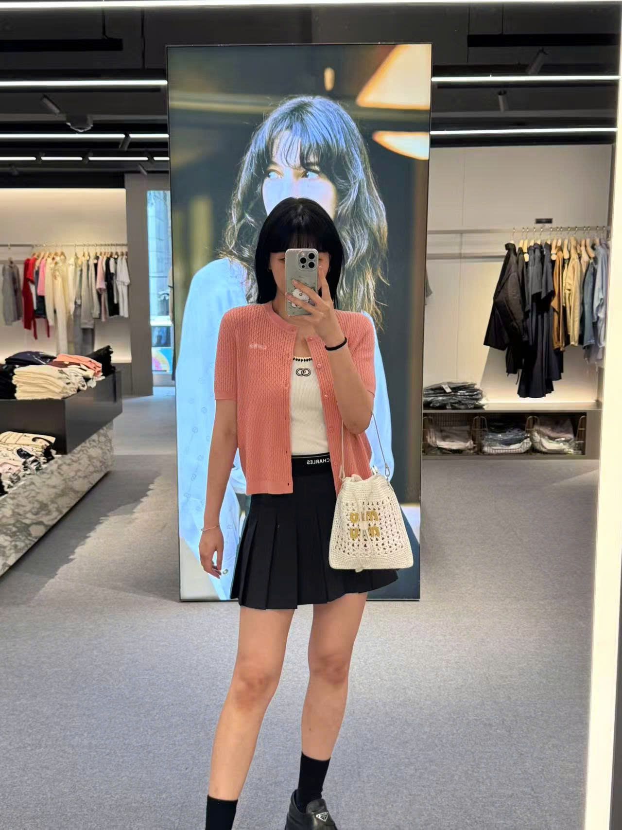 Áo CDG ngắn tay Hồng cài cúc