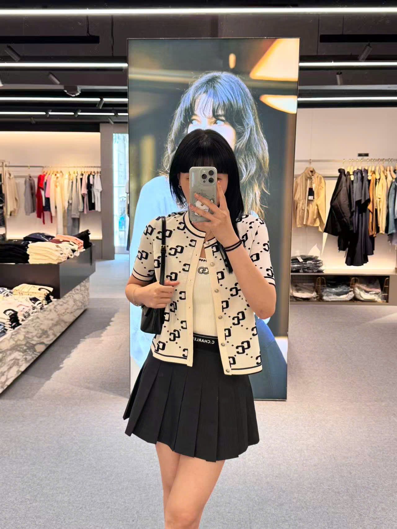 Áo CDG trắng ngắn tay full logo CC