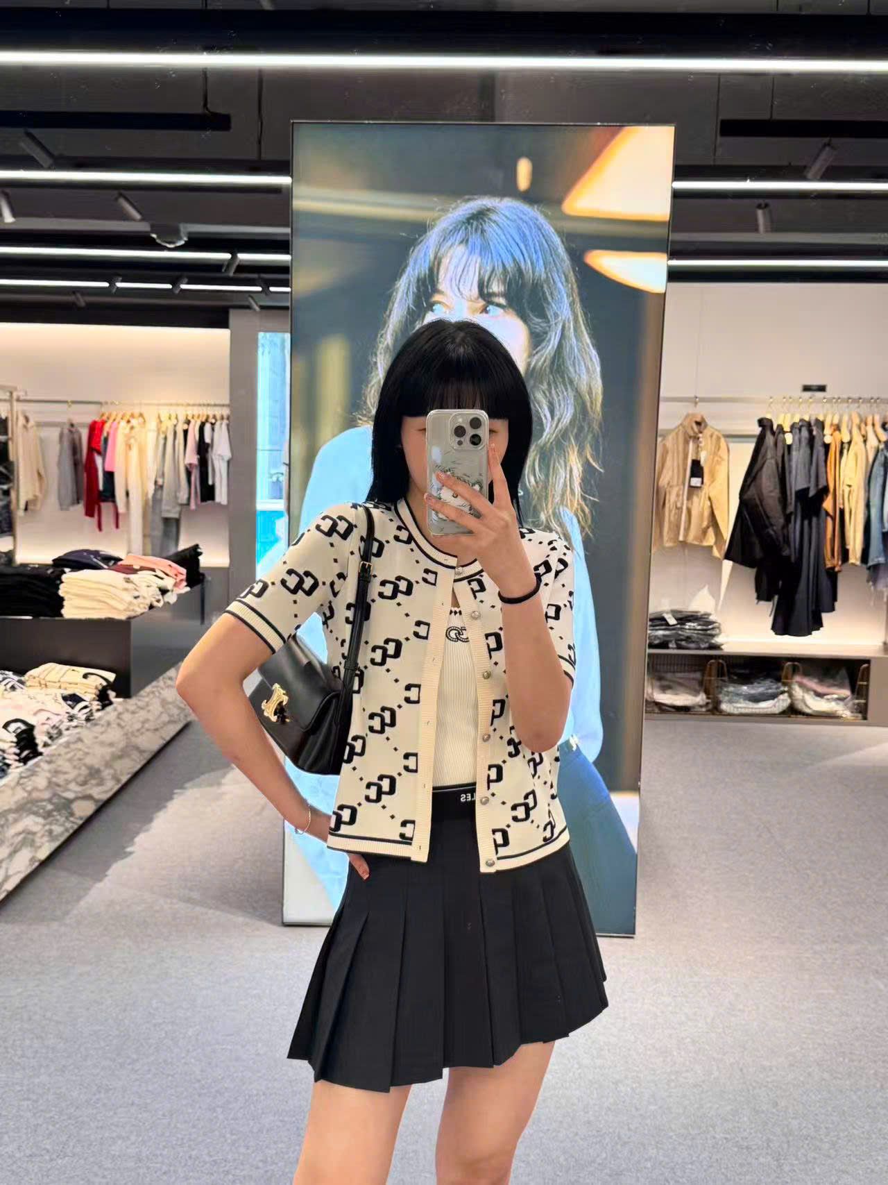 Áo CDG trắng ngắn tay full logo CC