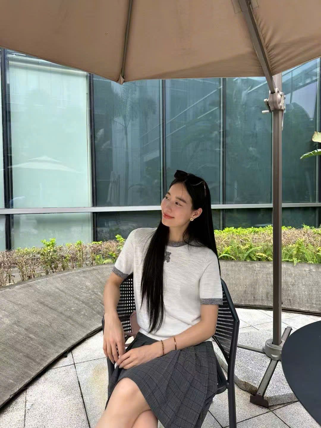 Áo phông ghi viền - gấu xám