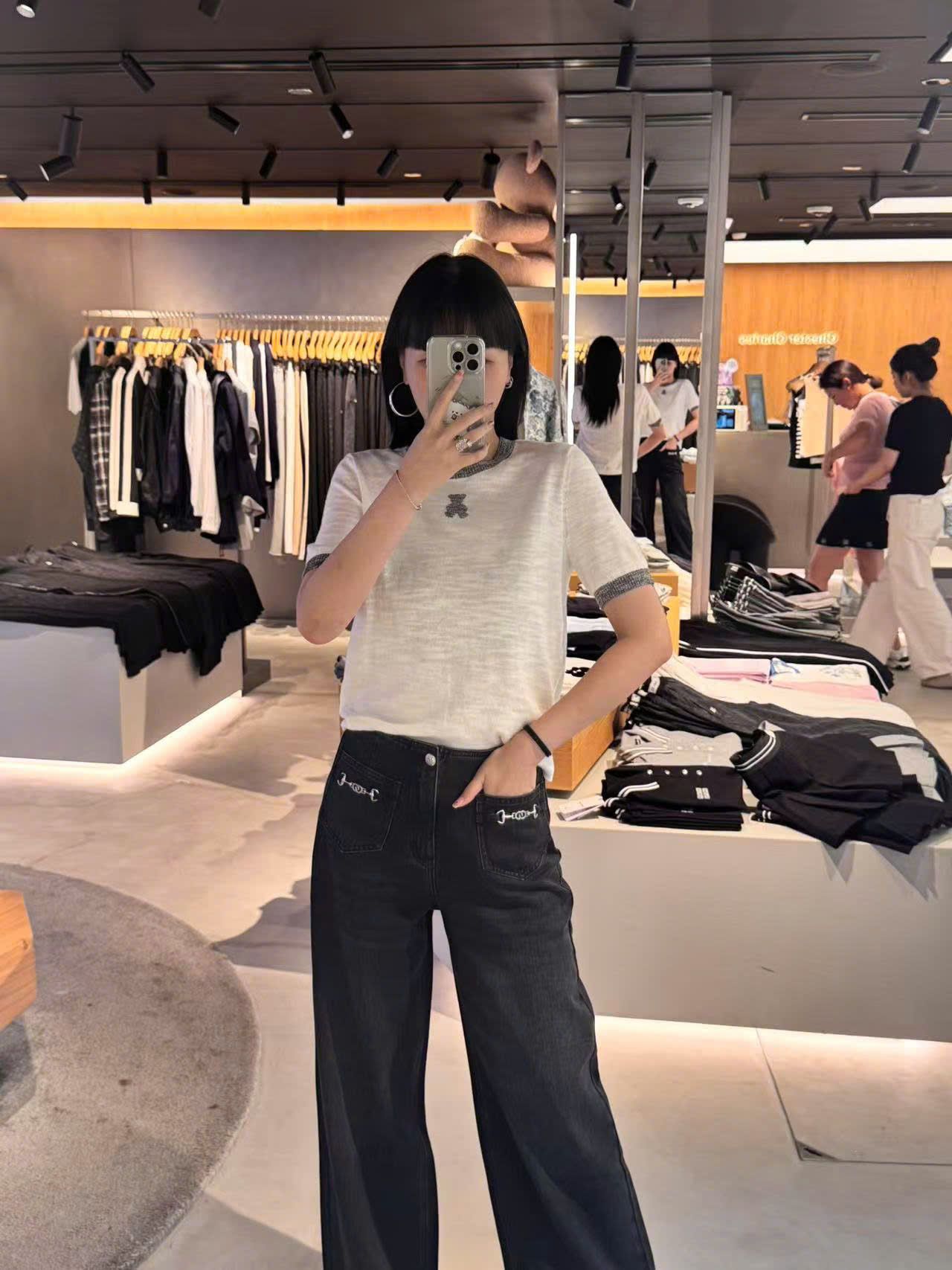 Quần jean đen mài, 2 túi trước xích bạc