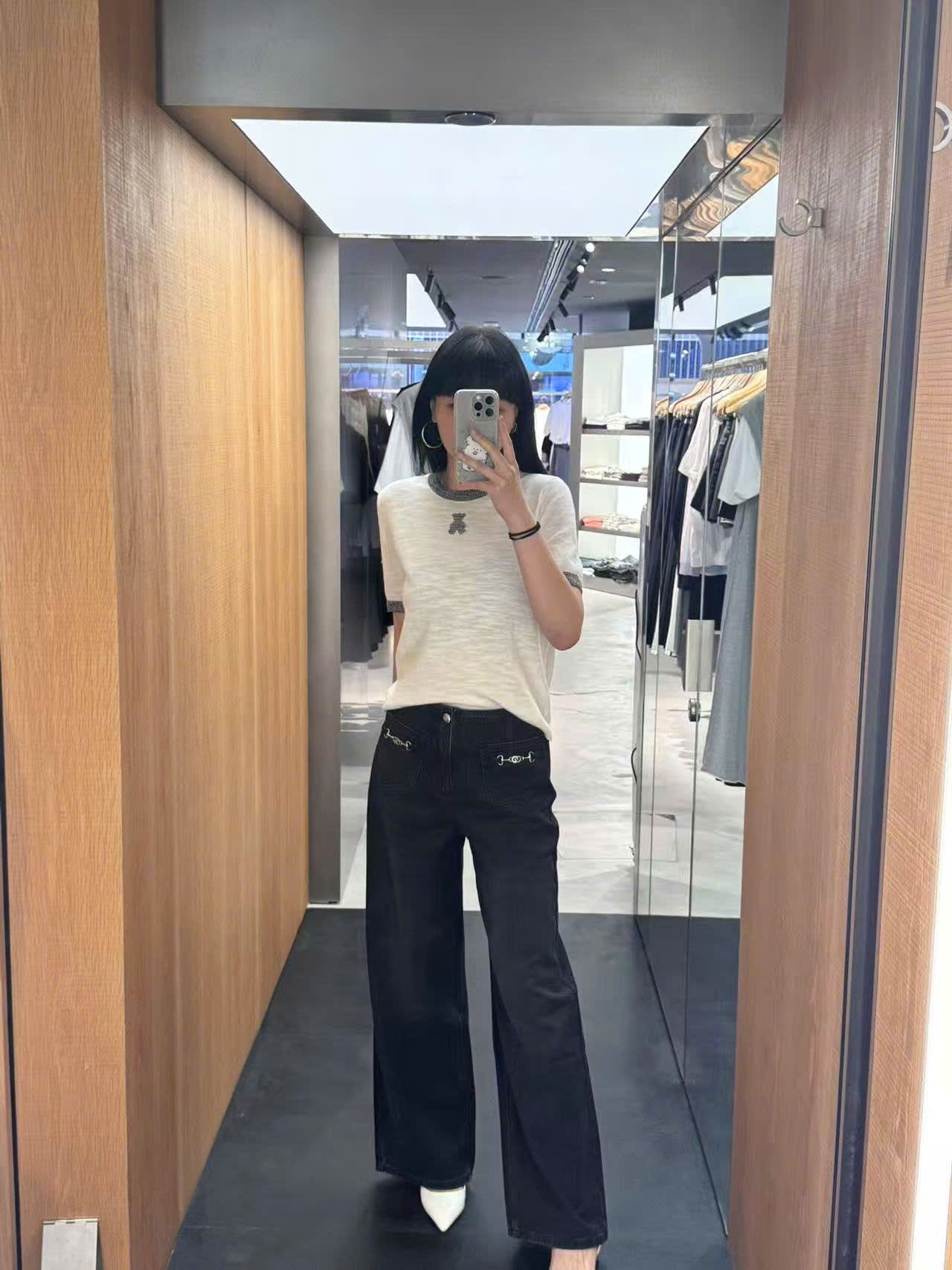 Quần jean đen mài, 2 túi trước xích bạc
