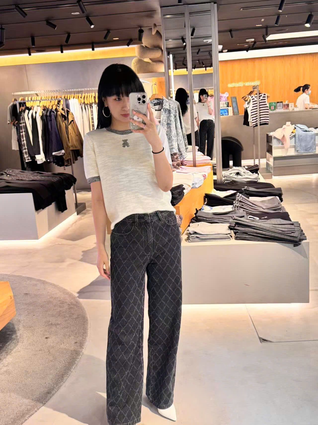 Quần jean đen mài, 2 túi trước xích bạc