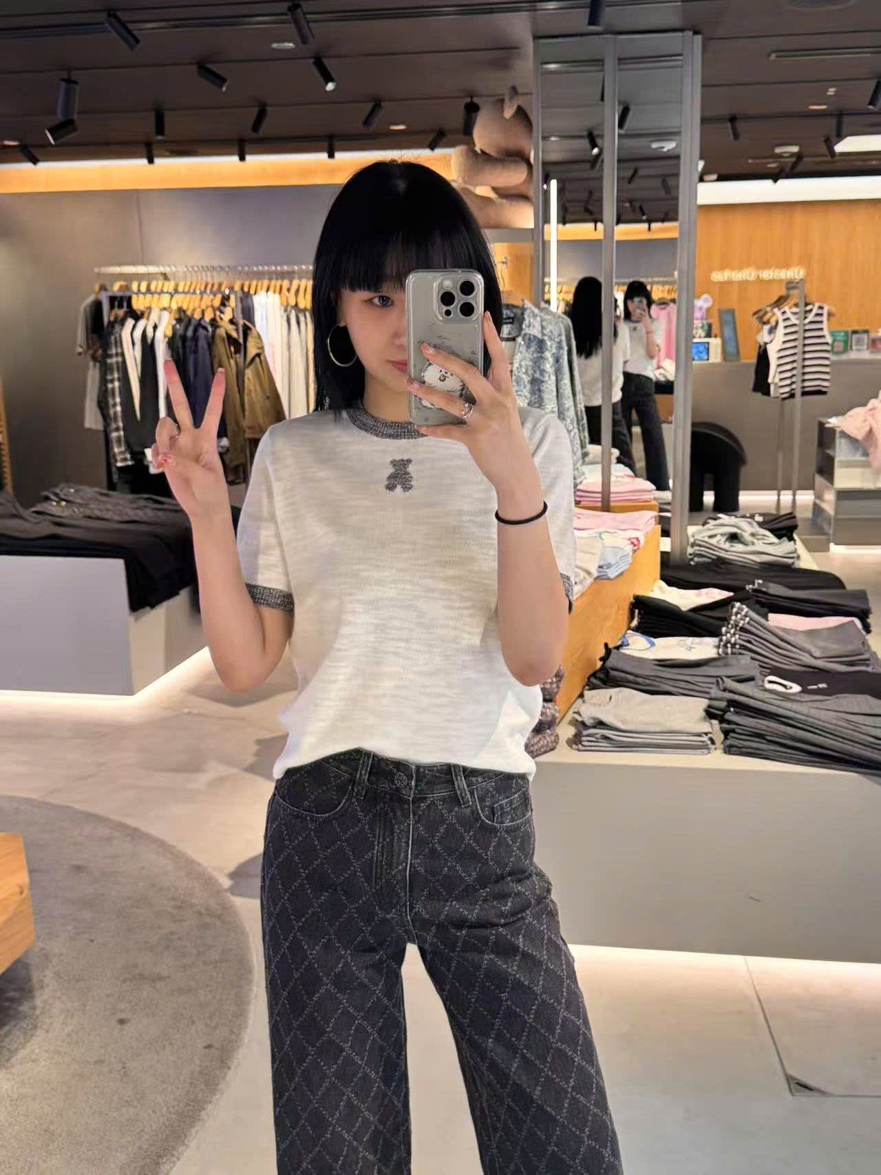 Quần jean đen mài, 2 túi trước xích bạc