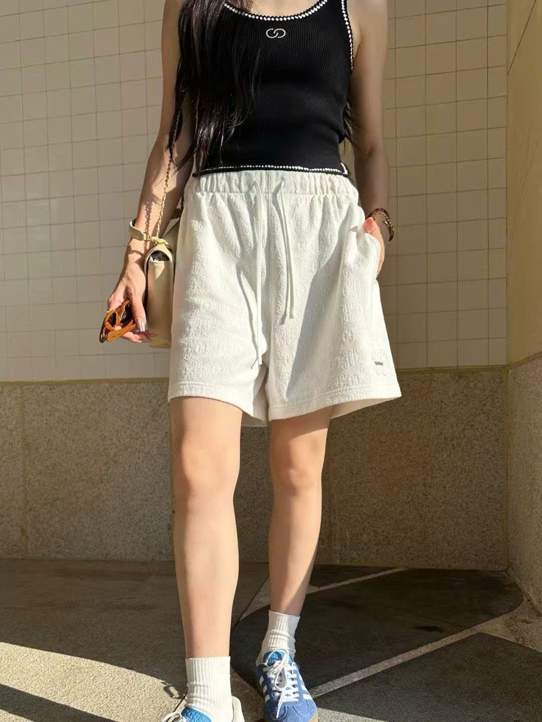 Sooc trắng Xốp thêu Logo