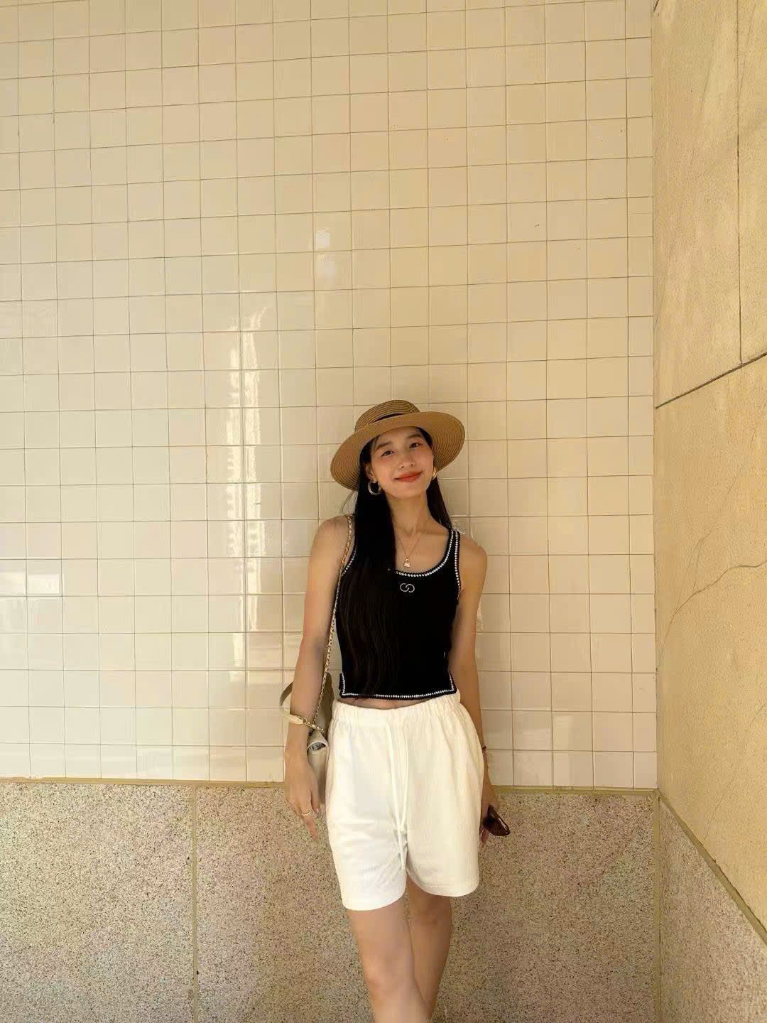 Sooc trắng Xốp thêu Logo