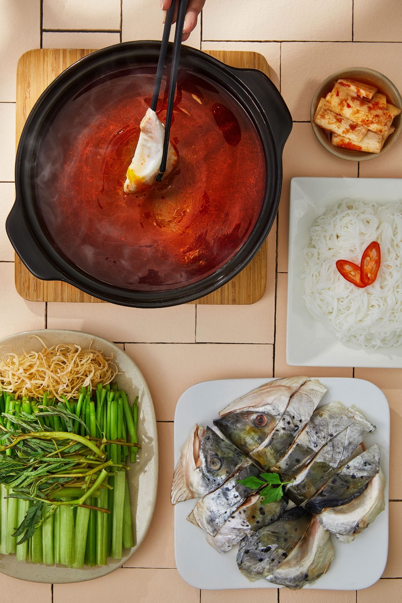 Lẩu Cá Hồi Kim Chi Cổ Hủ Dừa