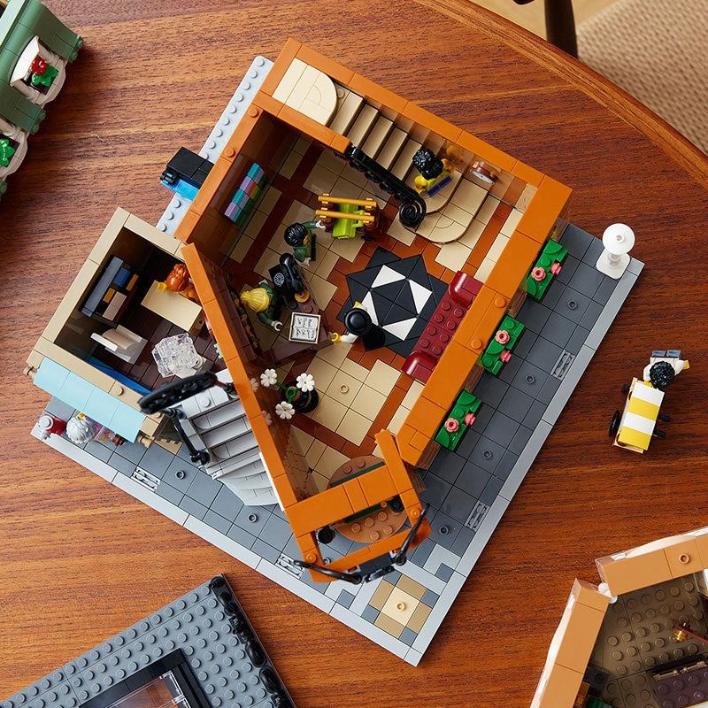 Lego Khách Sạn Cổ Điển 10297