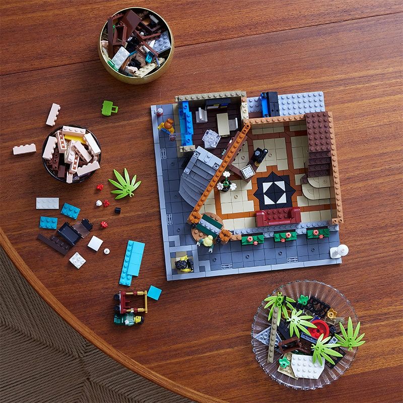 Lego Khách Sạn Cổ Điển 10297