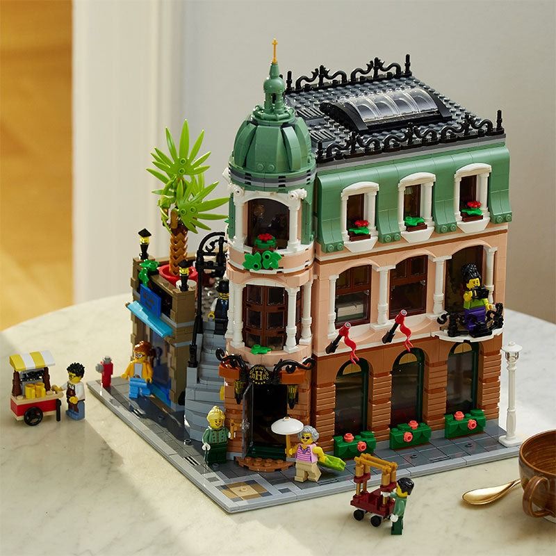 Lego Khách Sạn Cổ Điển 10297