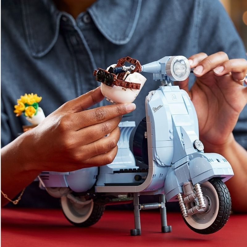 Lego Xe Vespa Cổ 10298
