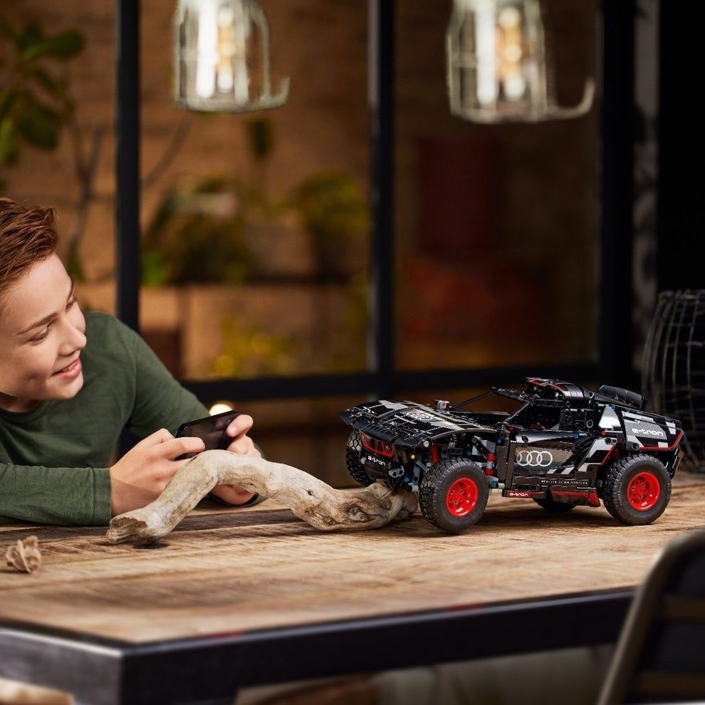 Lego Technic Siêu Xe Audi RS Q e-tron 42160