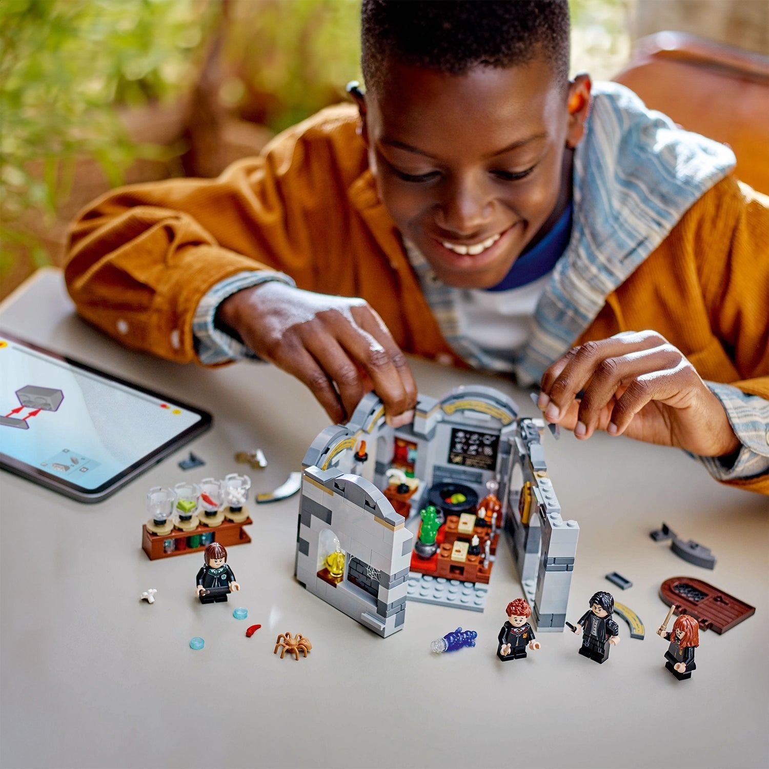 Lego Harry Potter Hogwarts Castle: Potions Class Lớp Độc Dược 76431