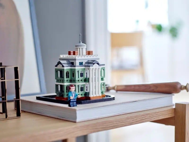Lego Biệt Thự Ma Ám Mini Disney The Haunted Mansion 40521