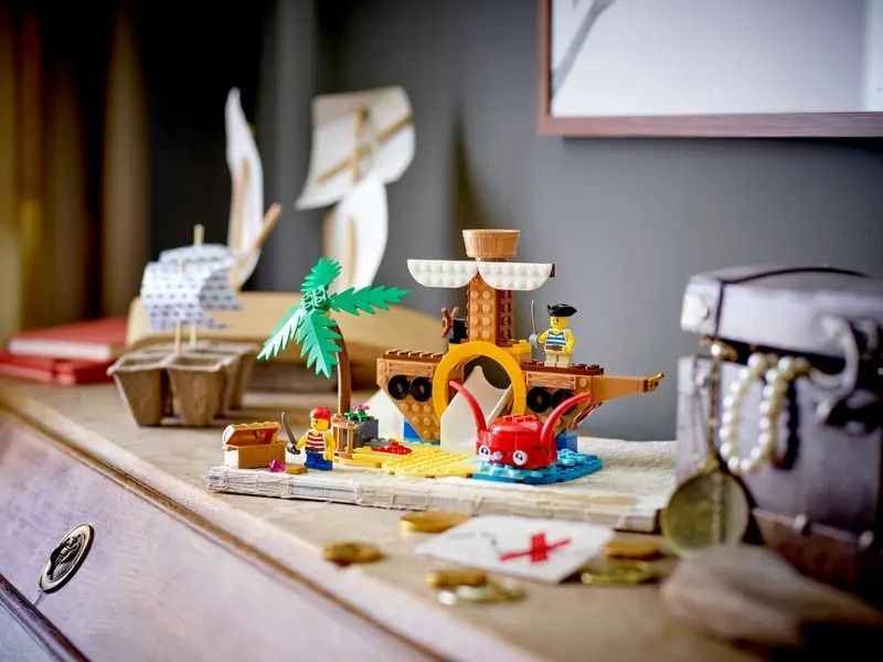 Lego Exclusive Tàu Cướp Biển 40589
