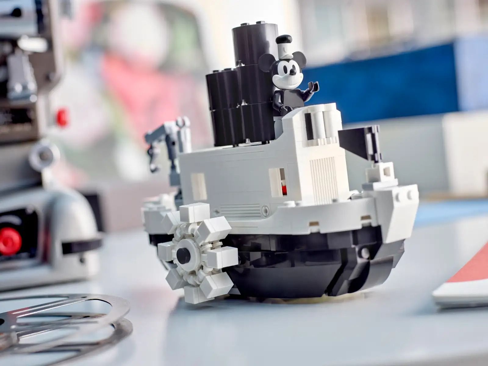 Lego Mini Steamboat Willie Tàu Hơi Nước 40659