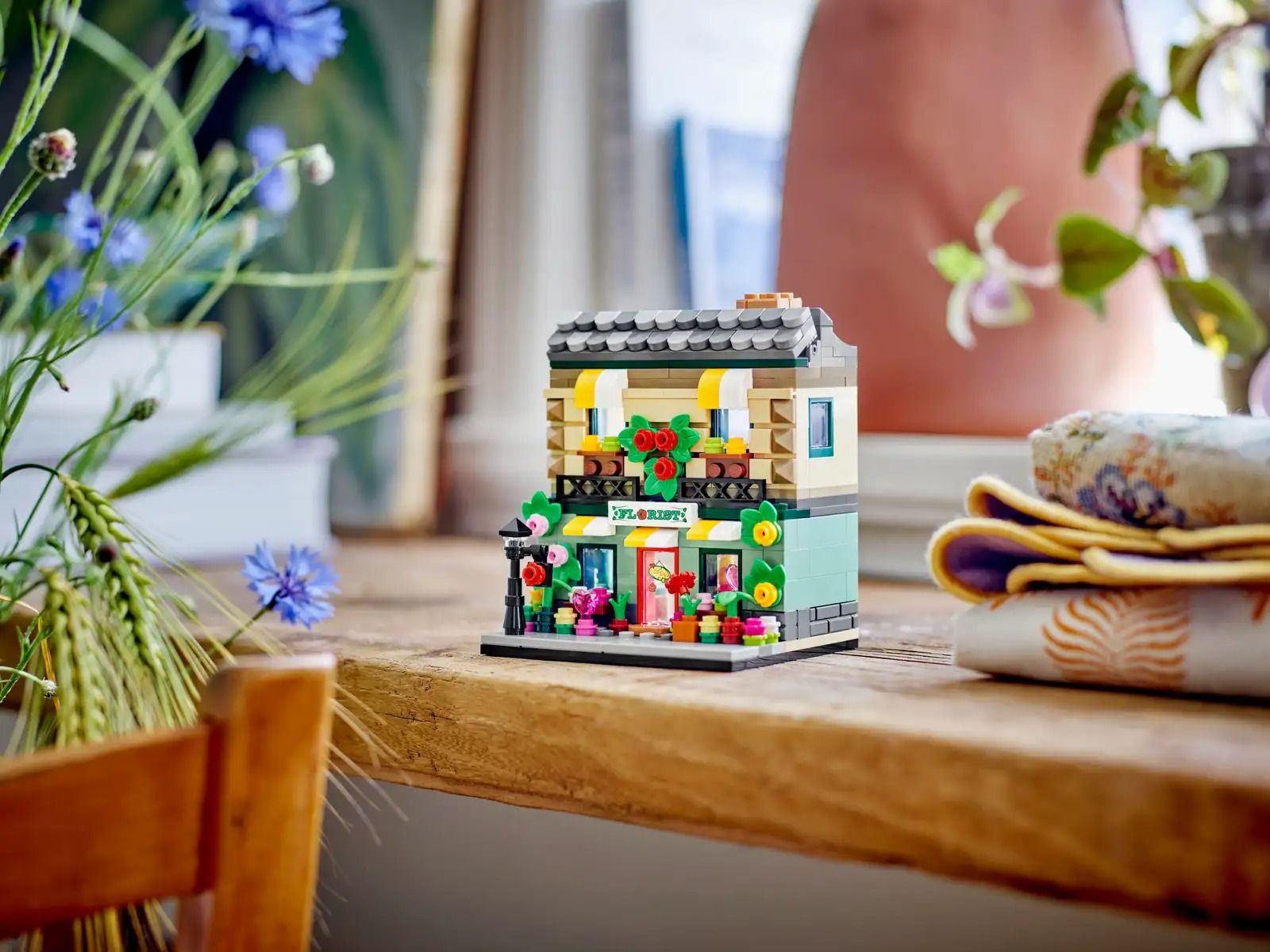 Lego Cửa Hàng Hoa 40680