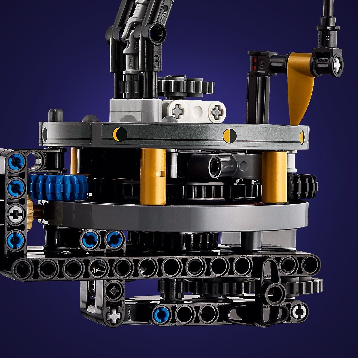 Lego Technic Planet Earth and Moon in Orbit Trái Đất Và Mặt Trăng 42179