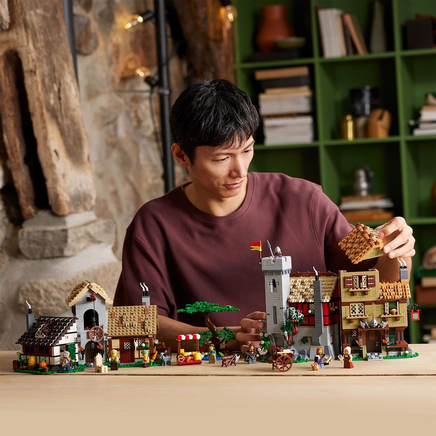 Lego Icons Medieval Town Square Quảng Trường Thị Trấn 10332