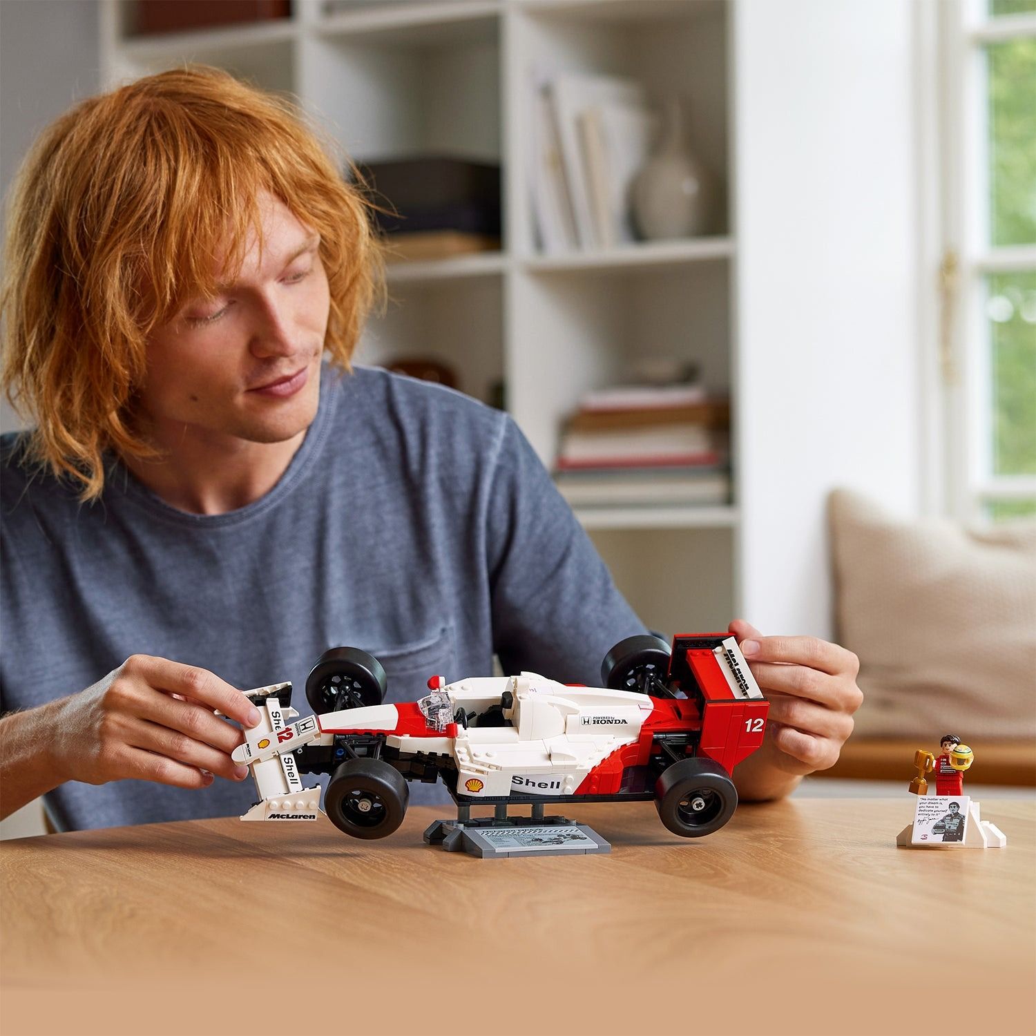 Lego Icons Siêu xe thể thao McLaren F1 Mp4/4 10330