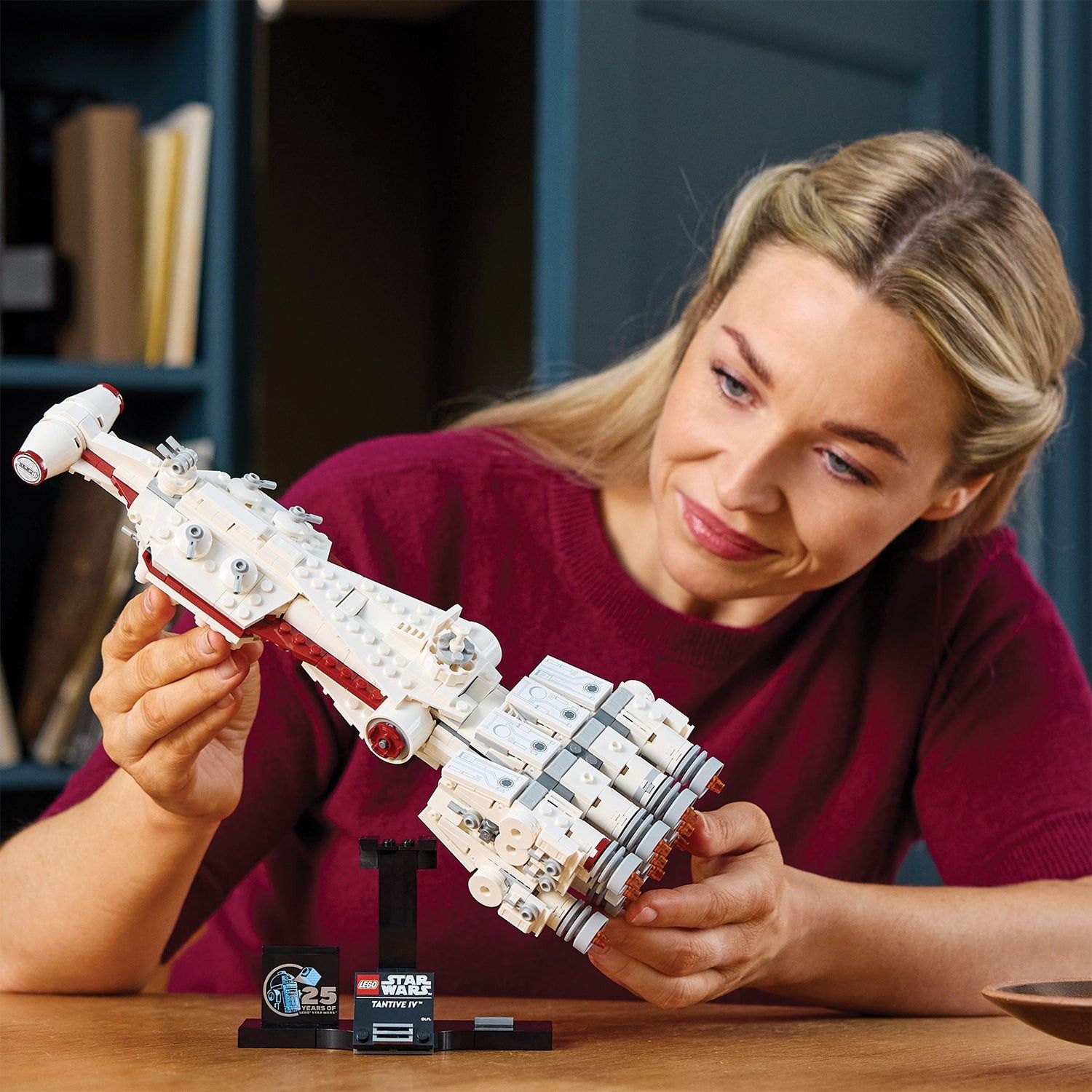 Lego Star Wars Phi Thuyền Tantive IV 75376