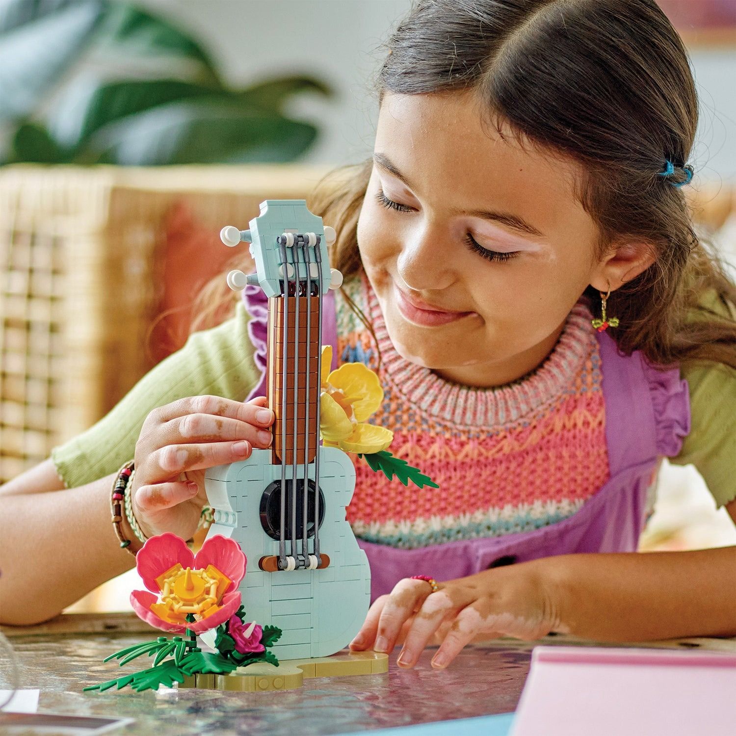 Lego Creator 3 In 1 Đàn Tropical Ukulele 31156