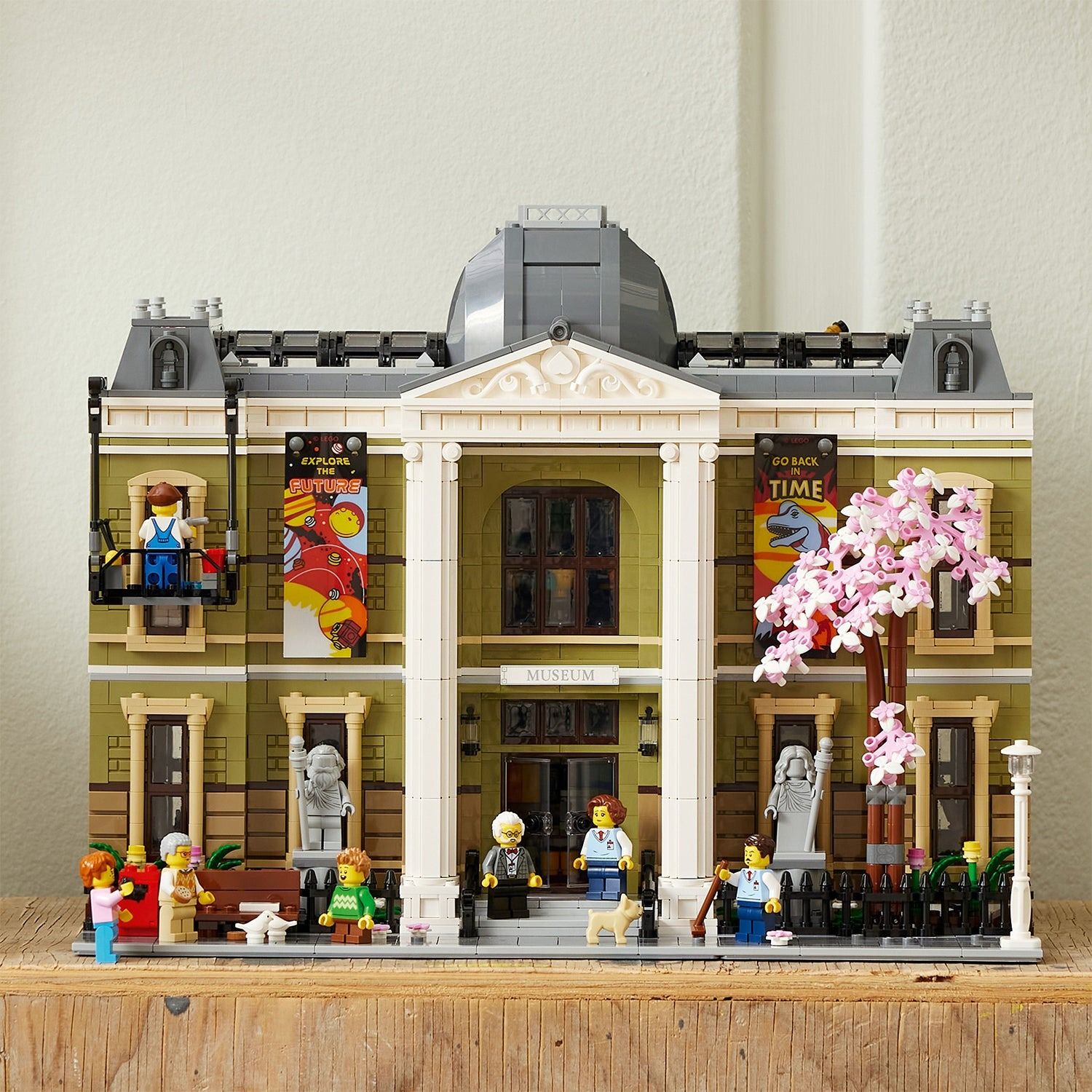 Lego Icons Natural History Museum Bảo Tàng Lịch Sử Tự Nhiên 10326