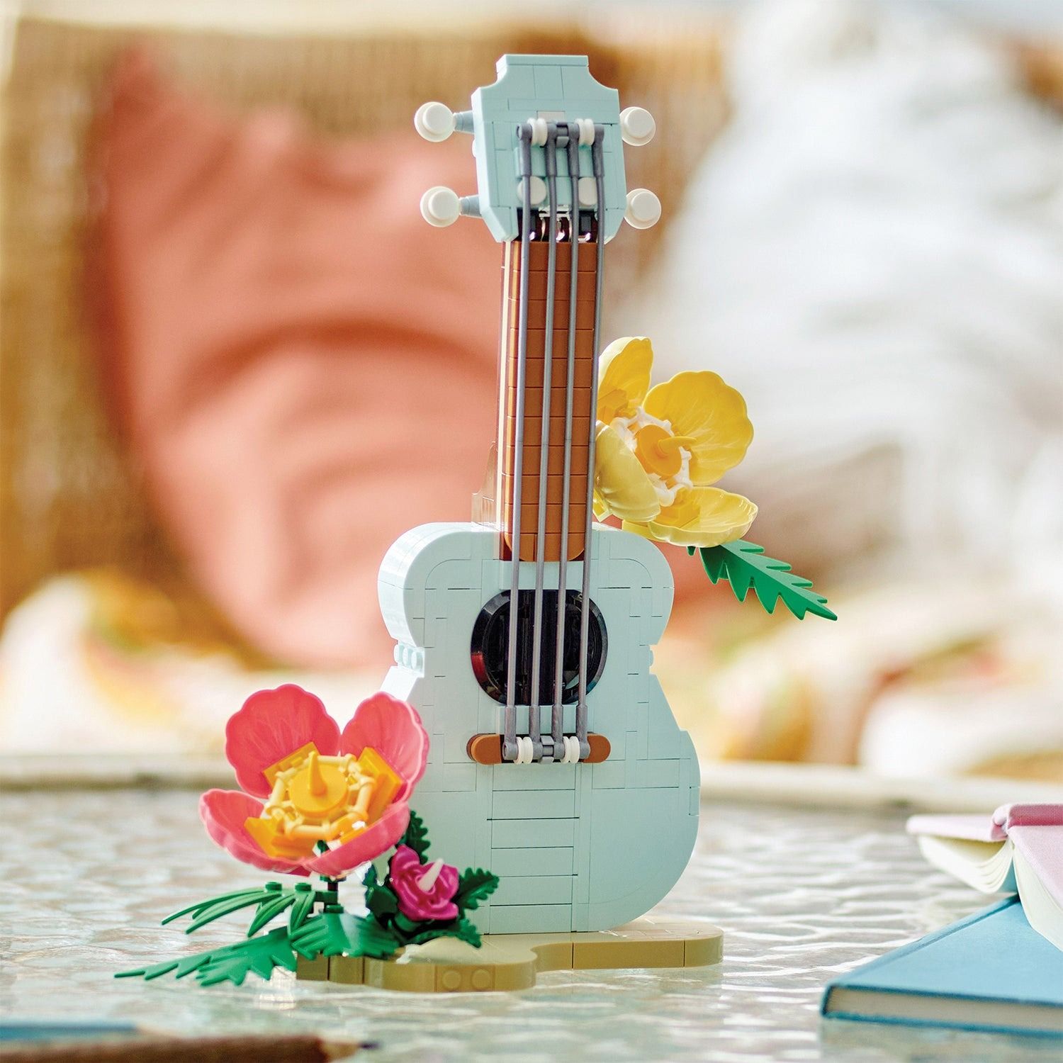 Lego Creator 3 In 1 Đàn Tropical Ukulele 31156