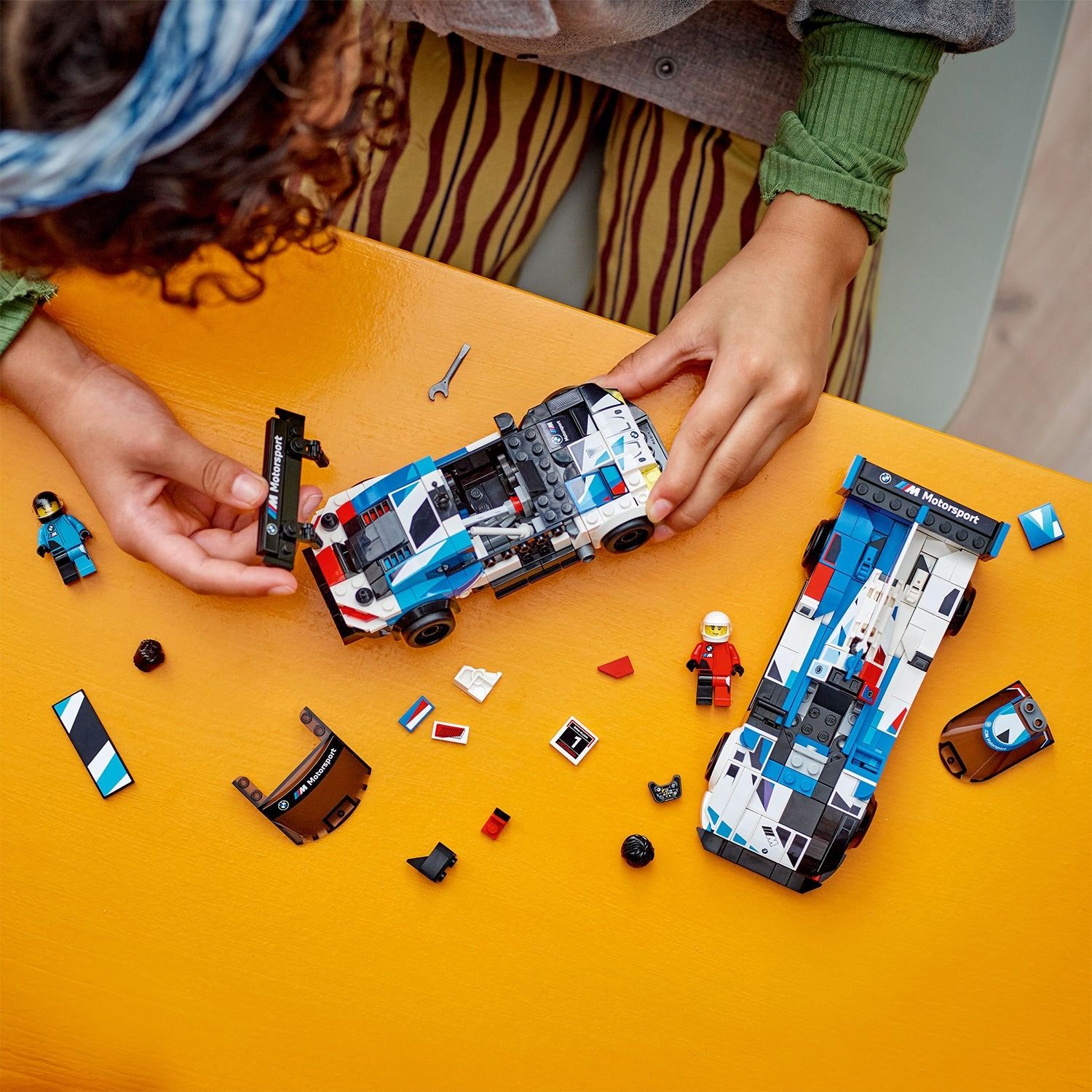 Lego Speed Champions Siêu Xe BMW M4 GT3 & BMW M Hybrid V8 76922