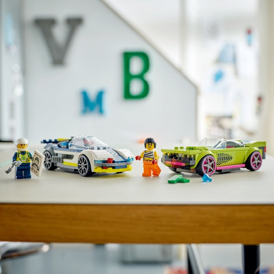 Lego City Xe cảnh sát truy bắt tội phạm 60415