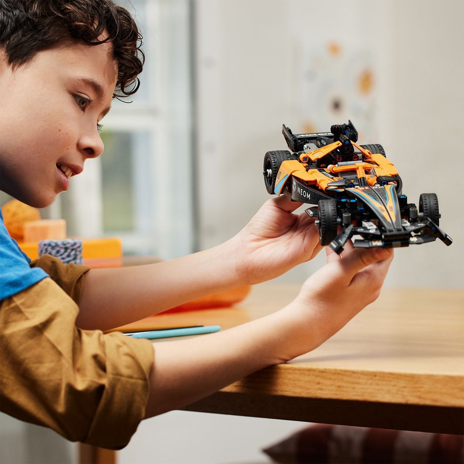Lego Technic Siêu Xe NEOM McLaren Formula E Race Car 42169