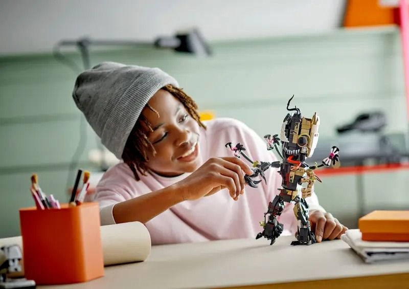 Lego AVENGERS Venomized Groot 76249