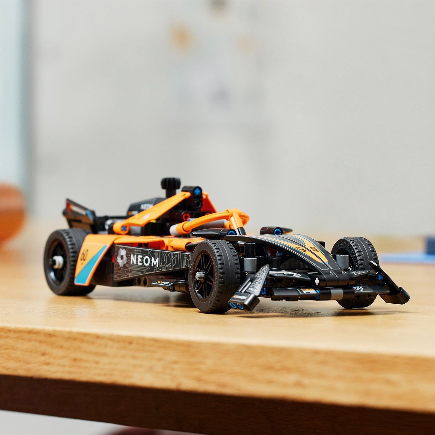 Lego Technic Siêu Xe NEOM McLaren Formula E Race Car 42169