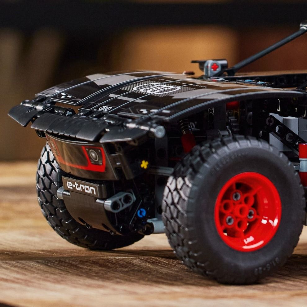 Lego Technic Siêu Xe Audi RS Q e-tron 42160