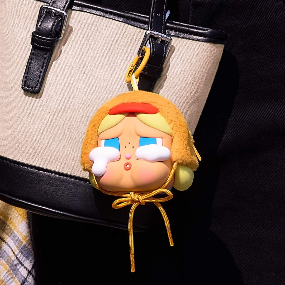 Mô Hình Đồ Chơi POP MART CRYBABY Sunset Concert Series-Earphone Bag (Duck You)