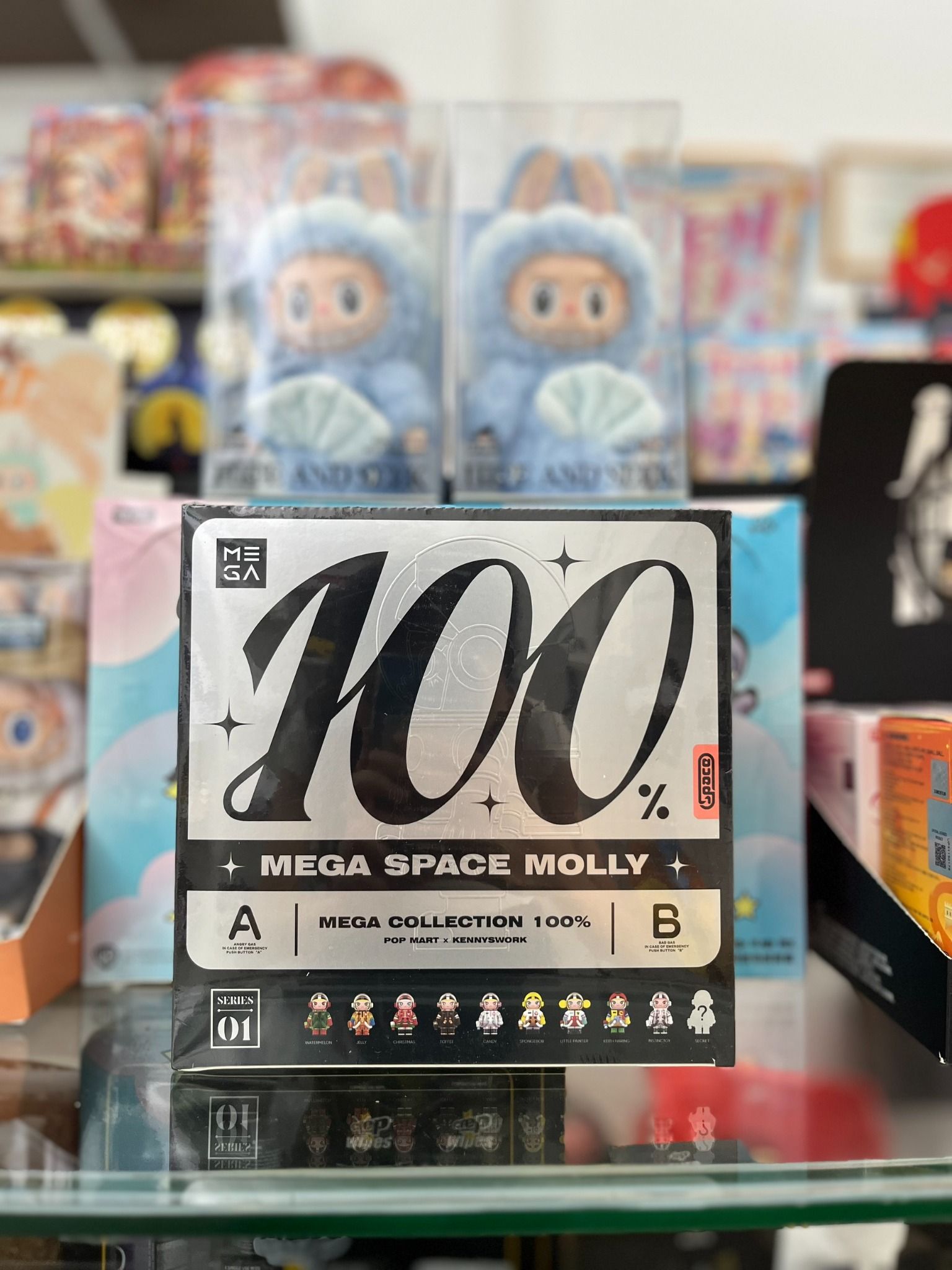 Mô Hình Đồ Chơi POP MART Mega Collection 100% Space Molly Series 1 6941448674887
