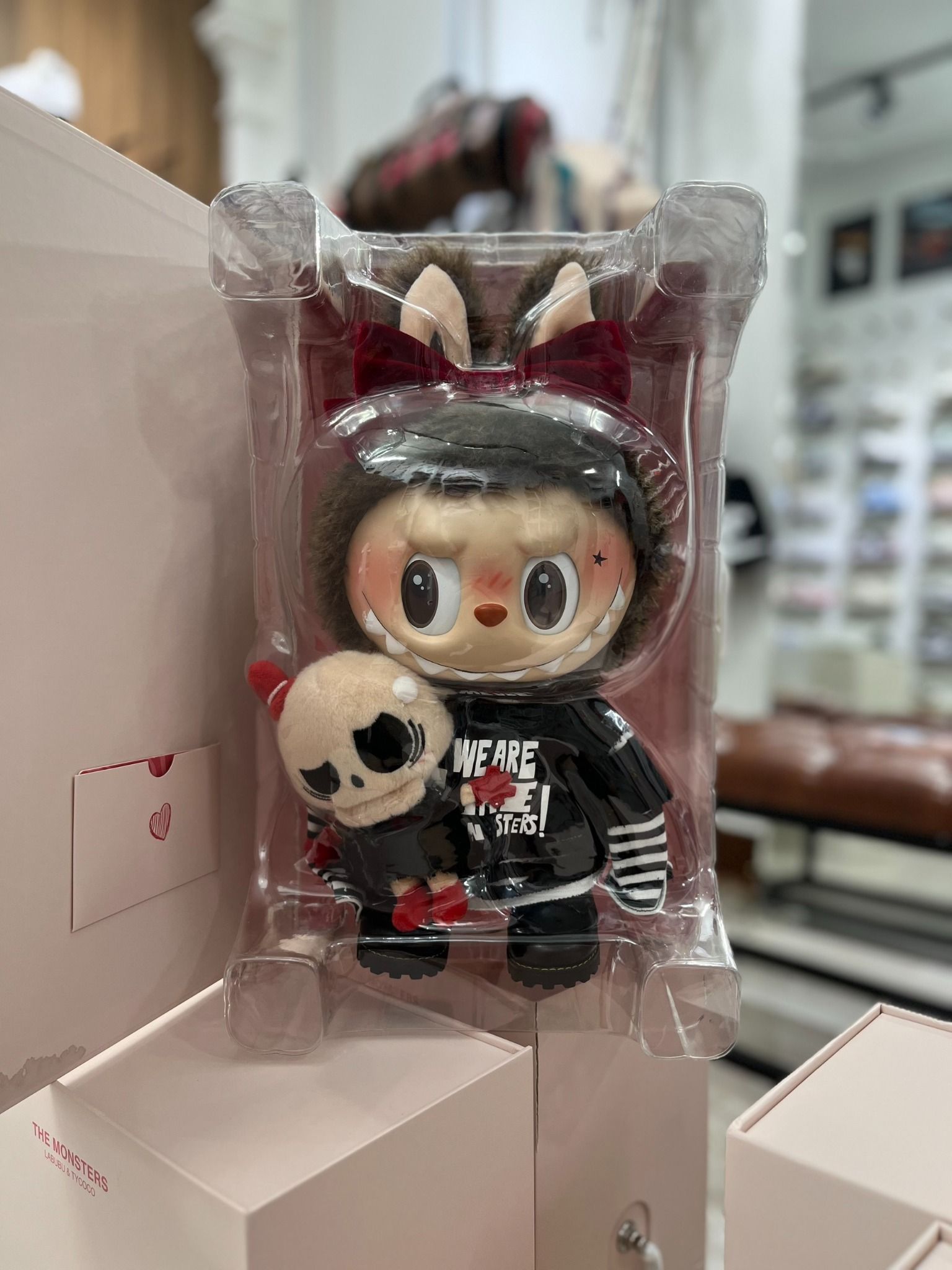 Mô Hình Đồ Chơi Pop Mart The Monsters Catch Me If You Like Me (38cm)