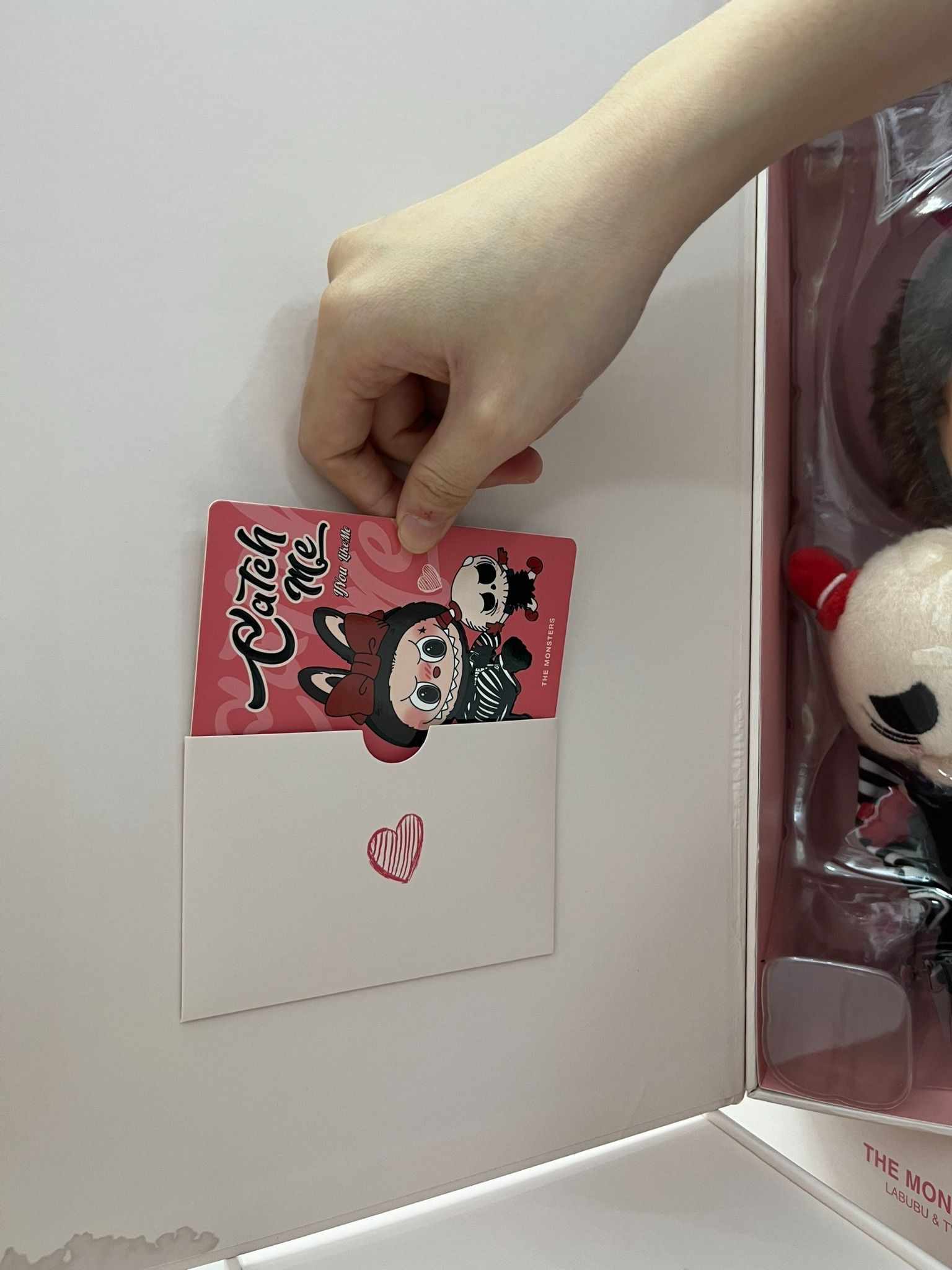 Mô Hình Đồ Chơi Pop Mart The Monsters Catch Me If You Like Me (38cm)