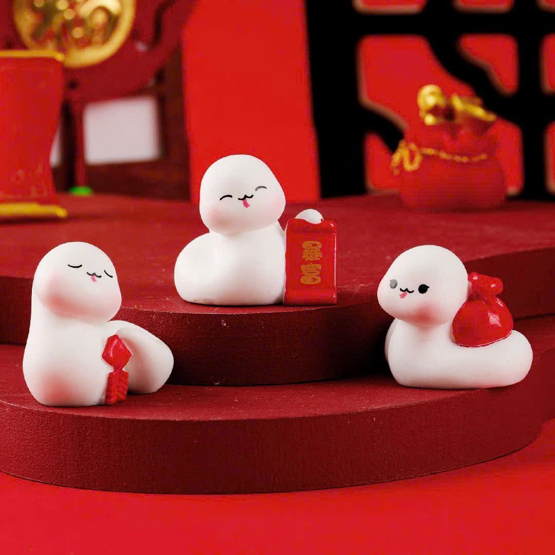 Bé Na Để Bàn Trưng Cảnh Quan 2025