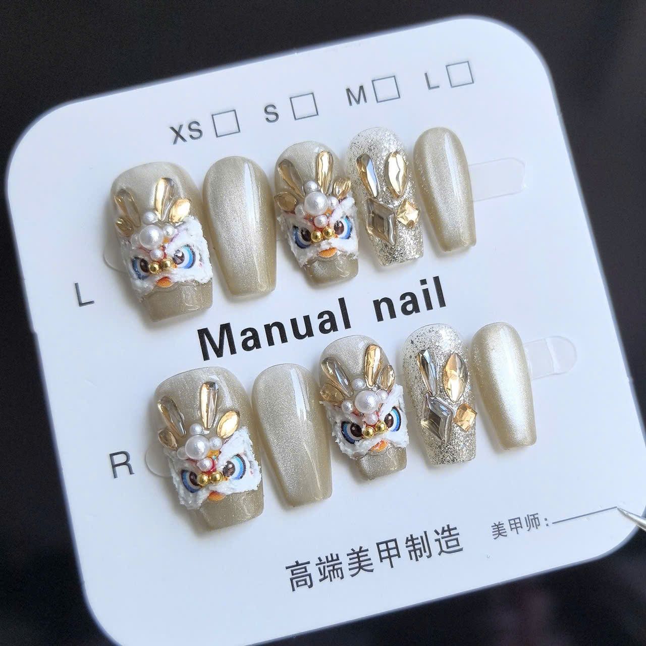 Móng tay Giả Có Charm