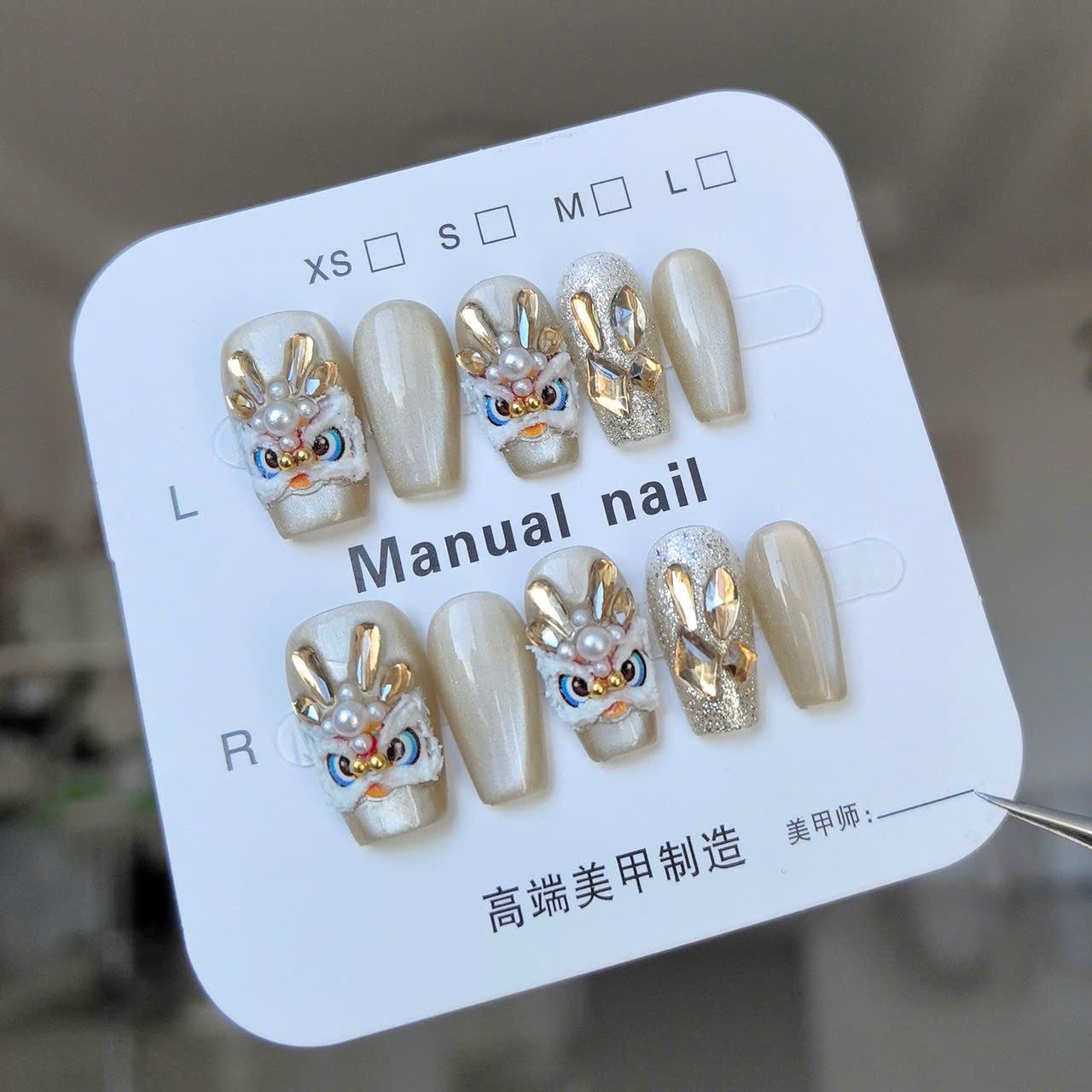 Móng tay Giả Có Charm