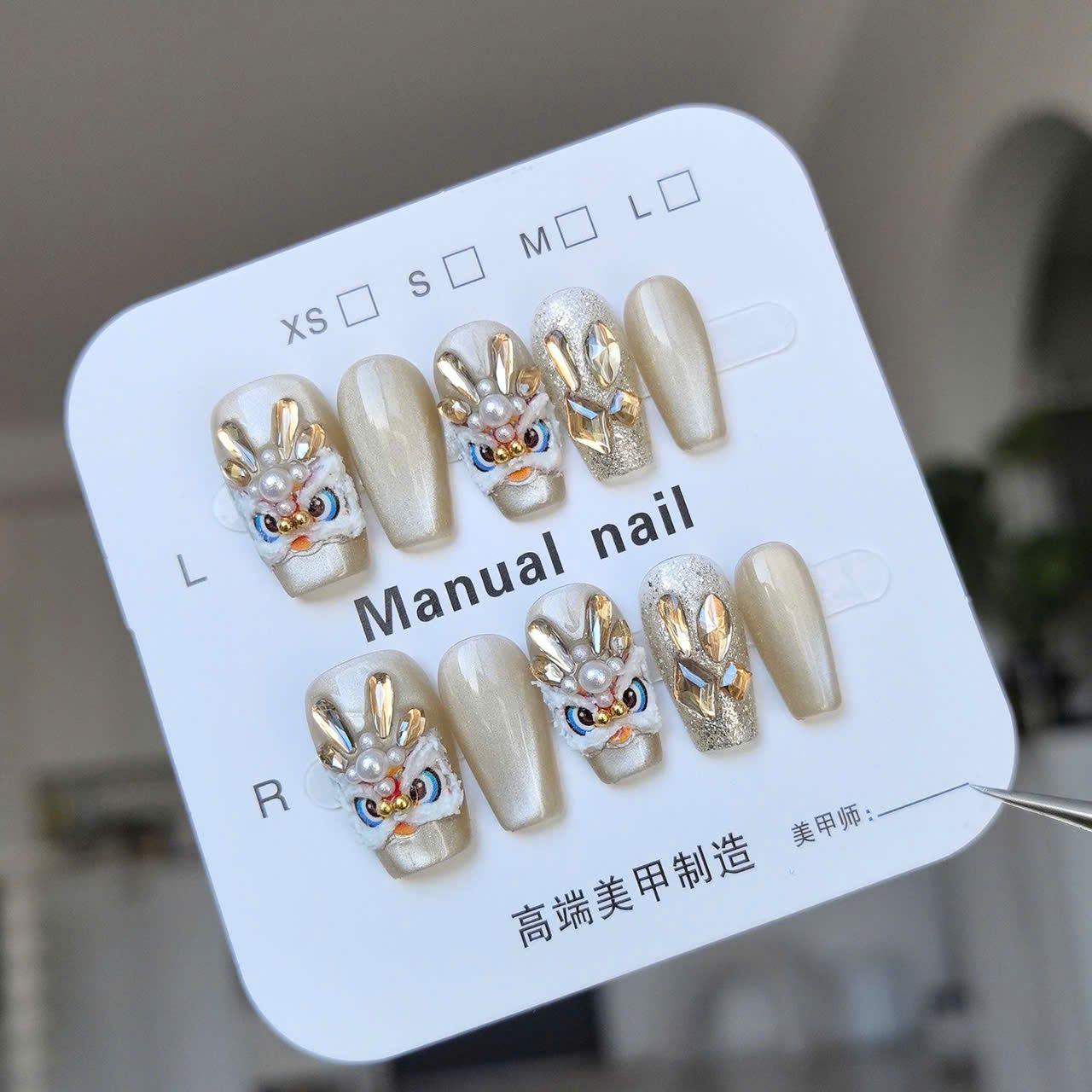 Móng tay Giả Có Charm