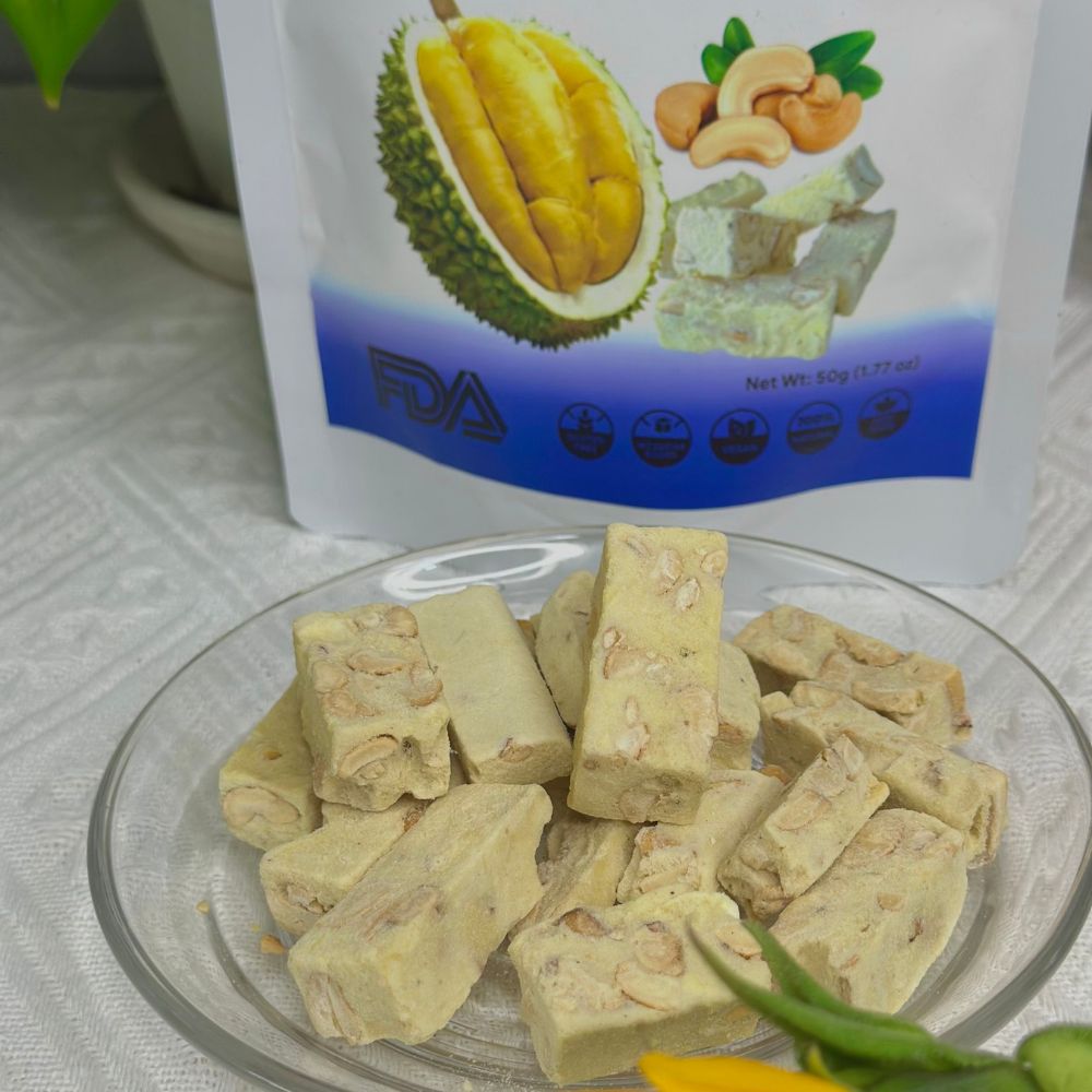 Sầu riêng mix hạt điều sấy thăng hoa 50g Thương Hiệu HANA NGUYÊN