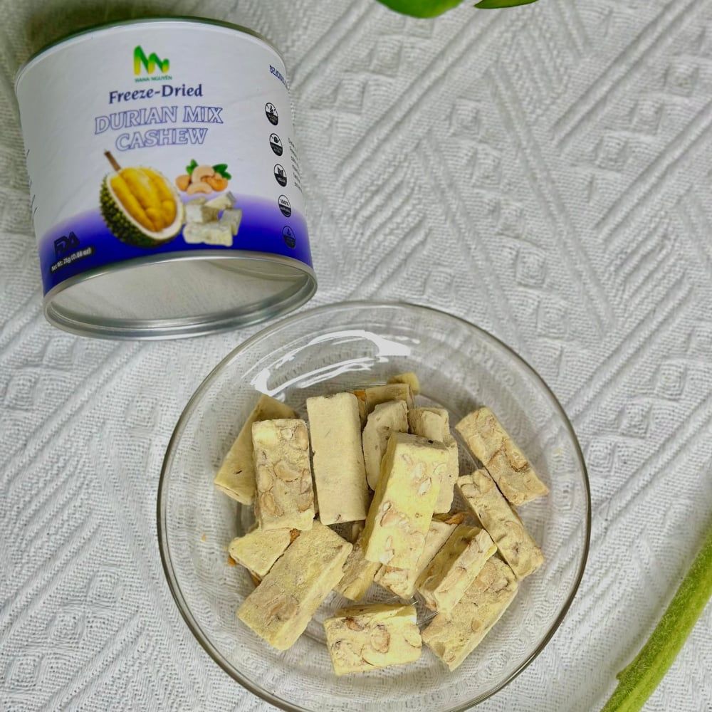 Sầu riêng mix hạt điều sấy thăng hoa dạng lon 50g, độc quyền thương hiệu HANA NGUYÊN