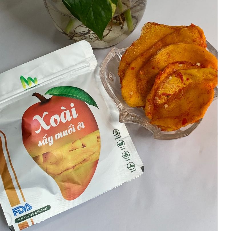 Xoài sấy dẻo muối ớt HANA NGUYÊN, kết hợp vị chua cay mặn ngọt